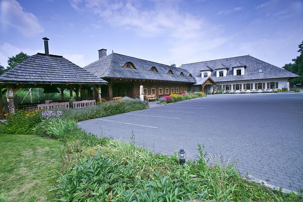 Lipowy Gosciniec Lejlighedshotel Otwock Maly Eksteriør billede